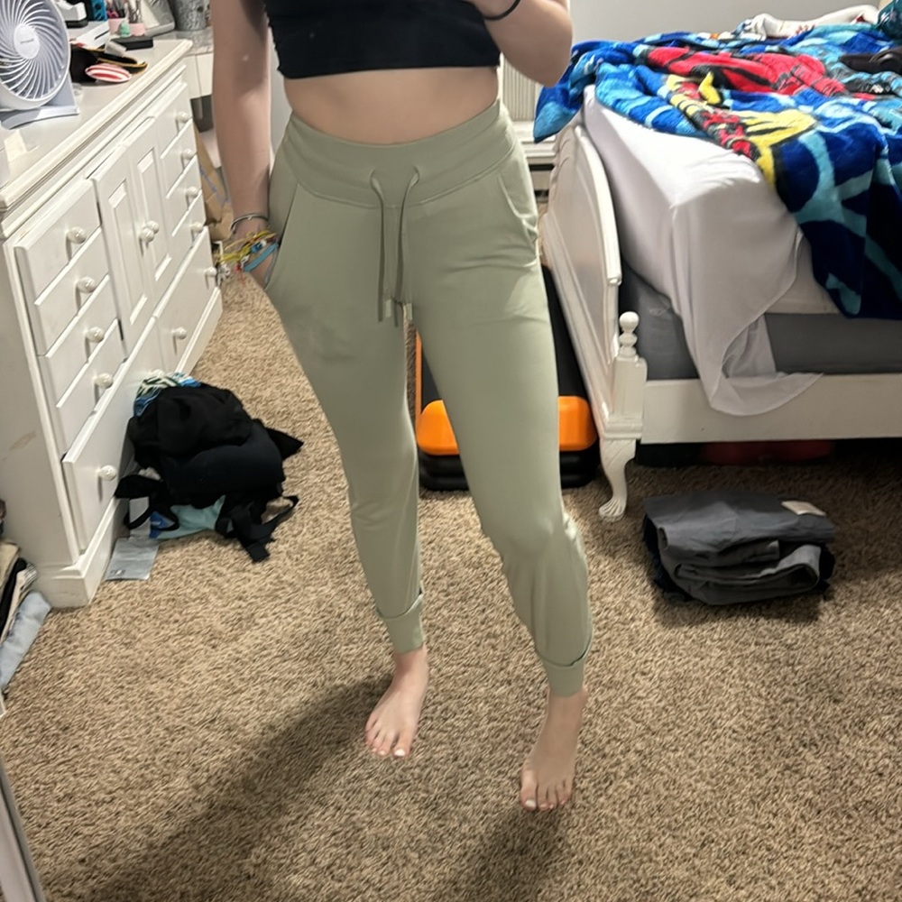 Lululemon Sweatpants - Picture 6 of 8
